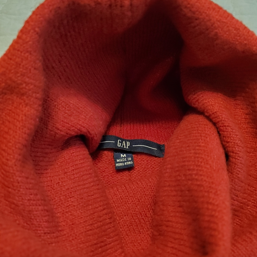 GAP Sweater - Picture 3 of 3